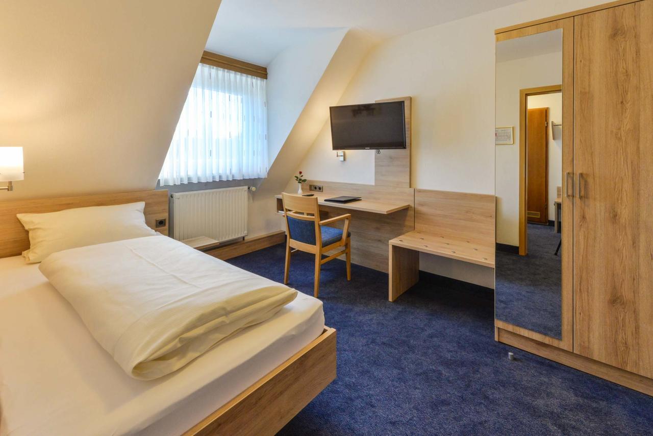 Hotel-Gasthof Rotes Ross Heroldsberg Exterior photo
